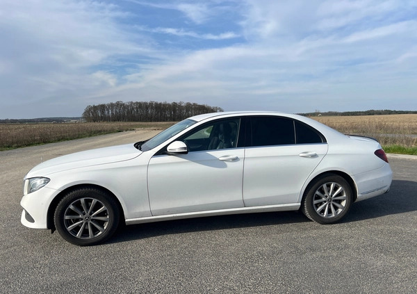 Mercedes-Benz Klasa E cena 99900 przebieg: 142000, rok produkcji 2017 z Góra małe 106